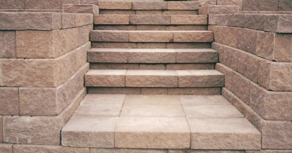 Retaining Wall with Steps Retaining Wall with Steps
